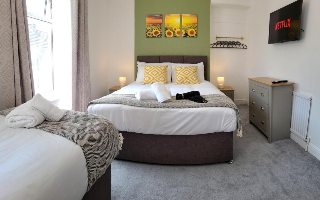Emerald House - Tv In Every Bedroom! Neath